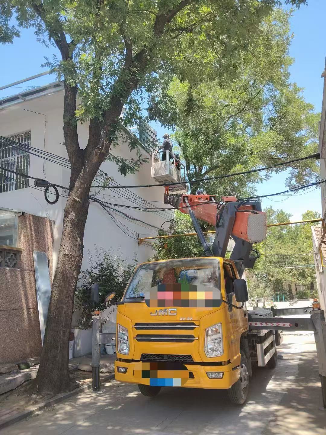 东海县高空作业车能吊装重物吗？最大承载多少公斤？