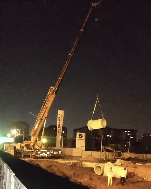 东海县“弯臂矫正”—— 吊车的 “形变补偿” 技术